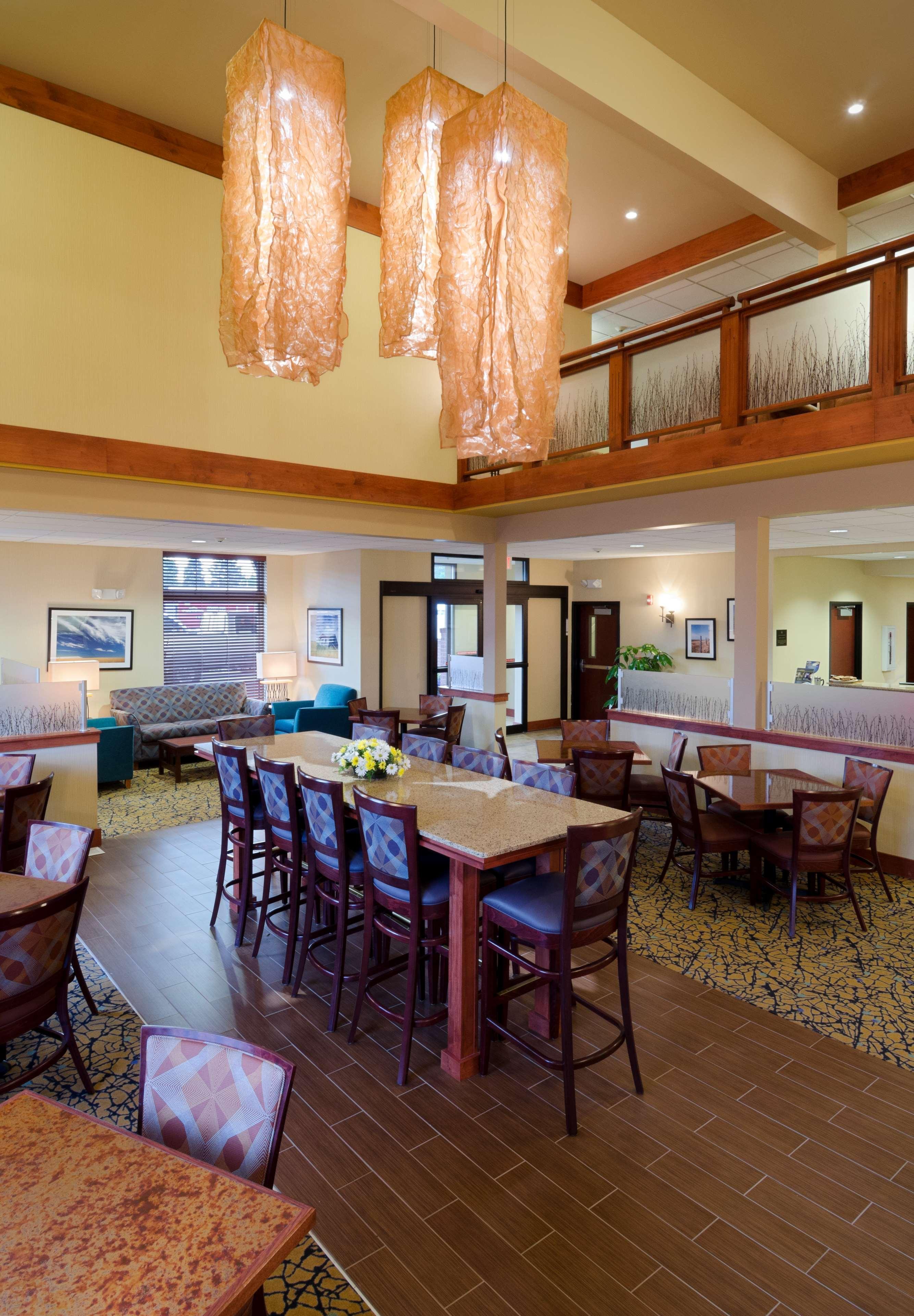 Best Western Golden Prairie Inn And Suites Sidney Eksteriør billede