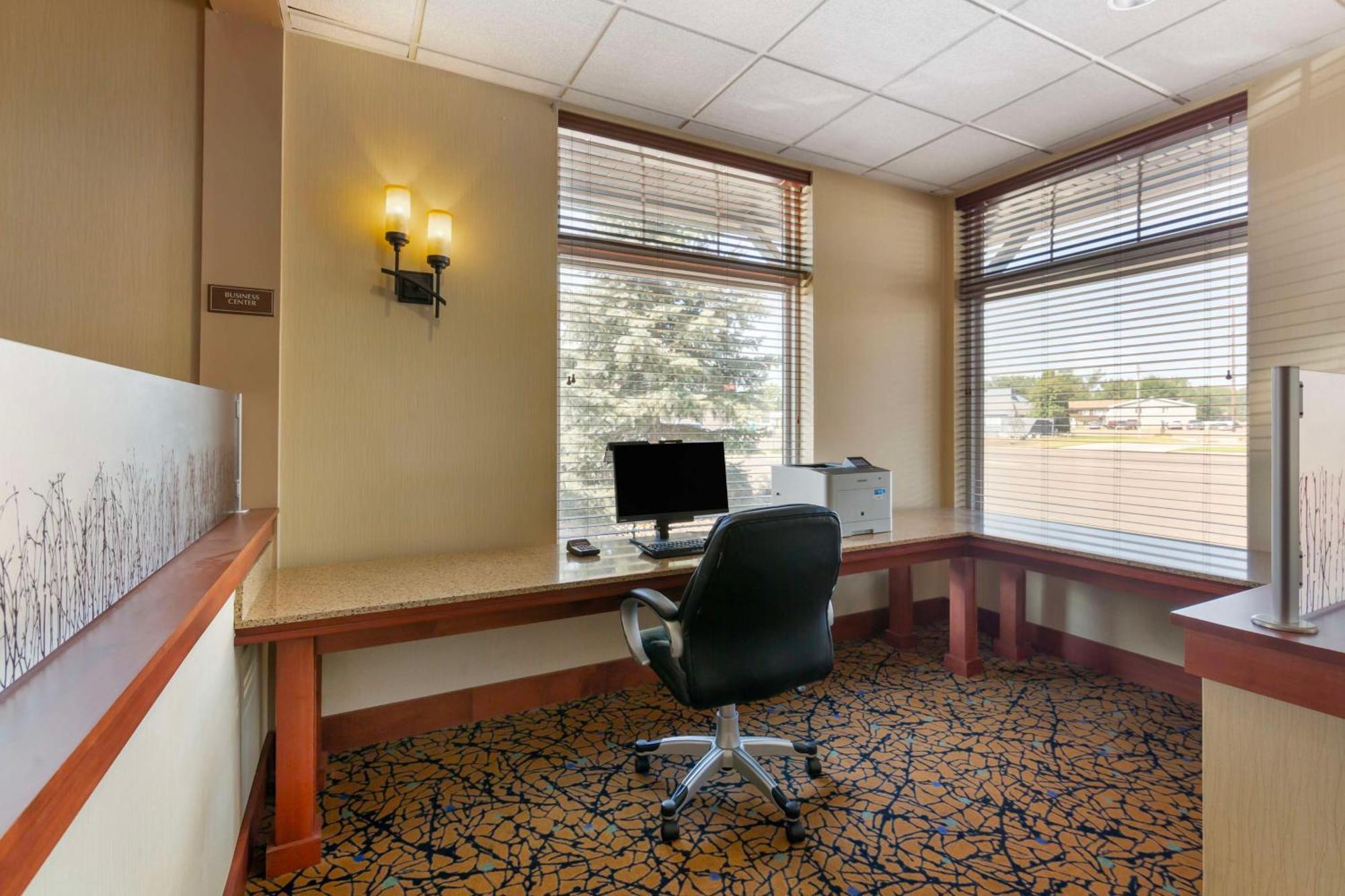 Best Western Golden Prairie Inn And Suites Sidney Eksteriør billede