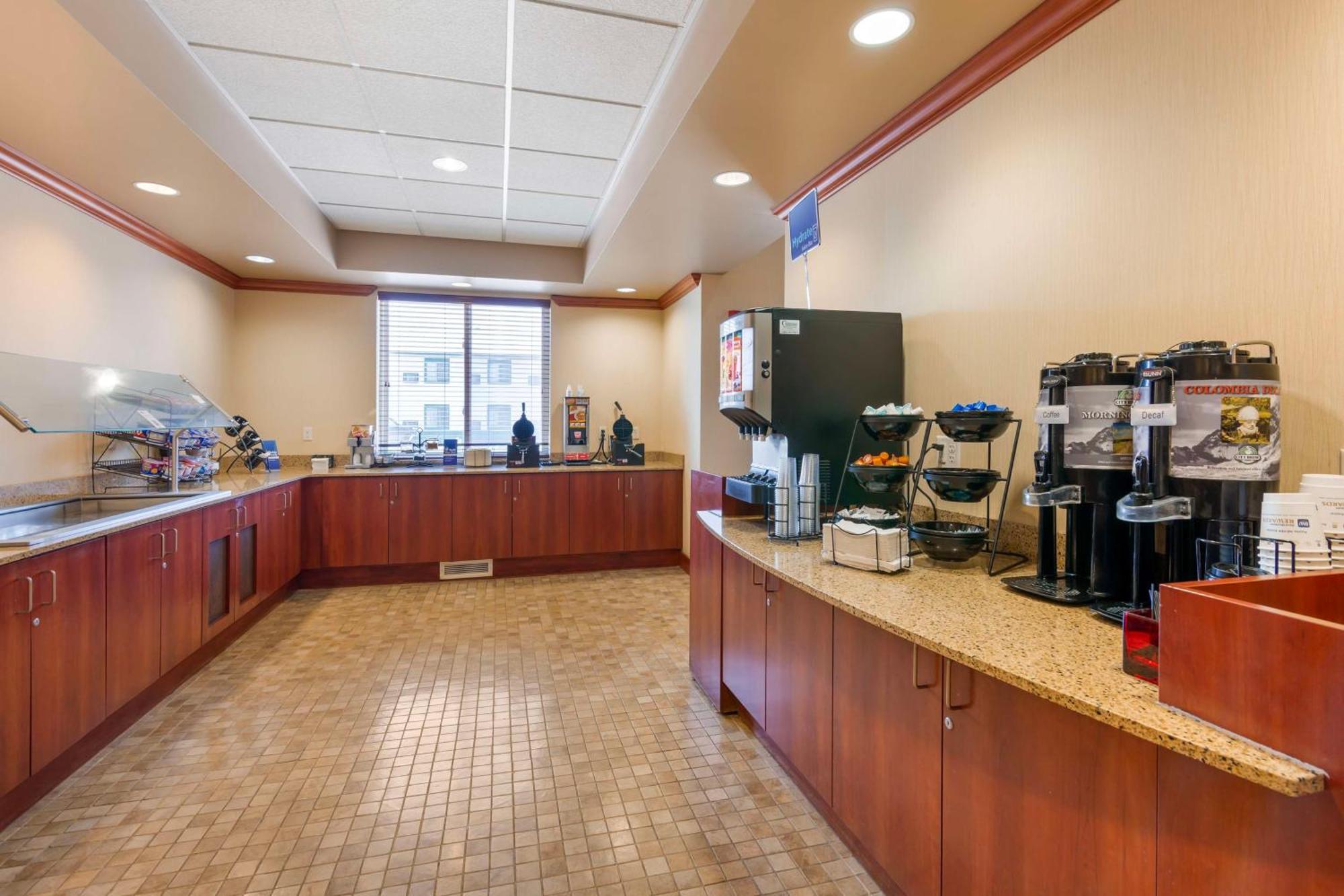 Best Western Golden Prairie Inn And Suites Sidney Eksteriør billede