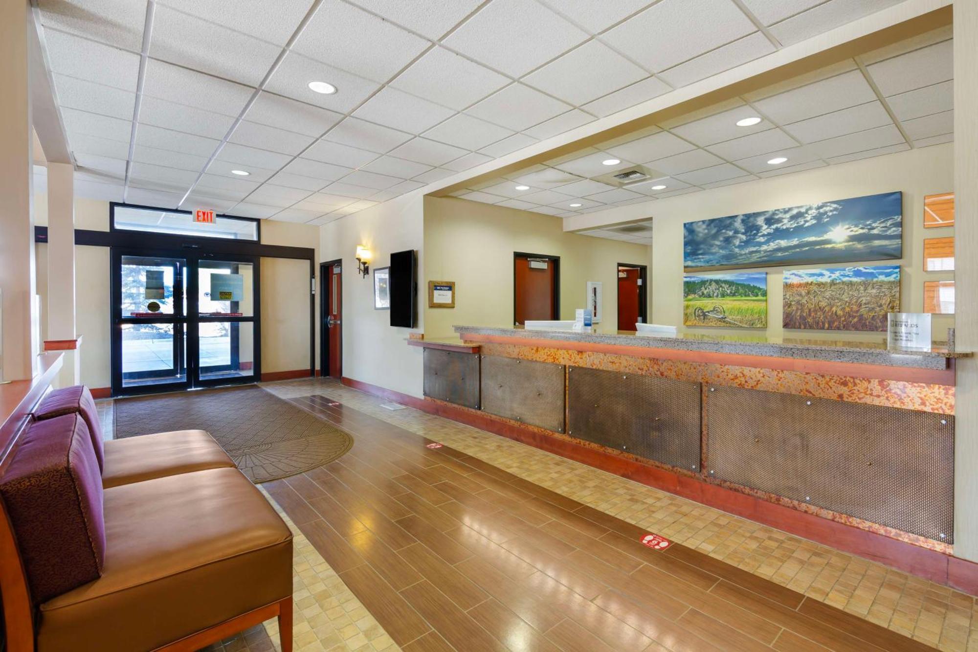 Best Western Golden Prairie Inn And Suites Sidney Eksteriør billede