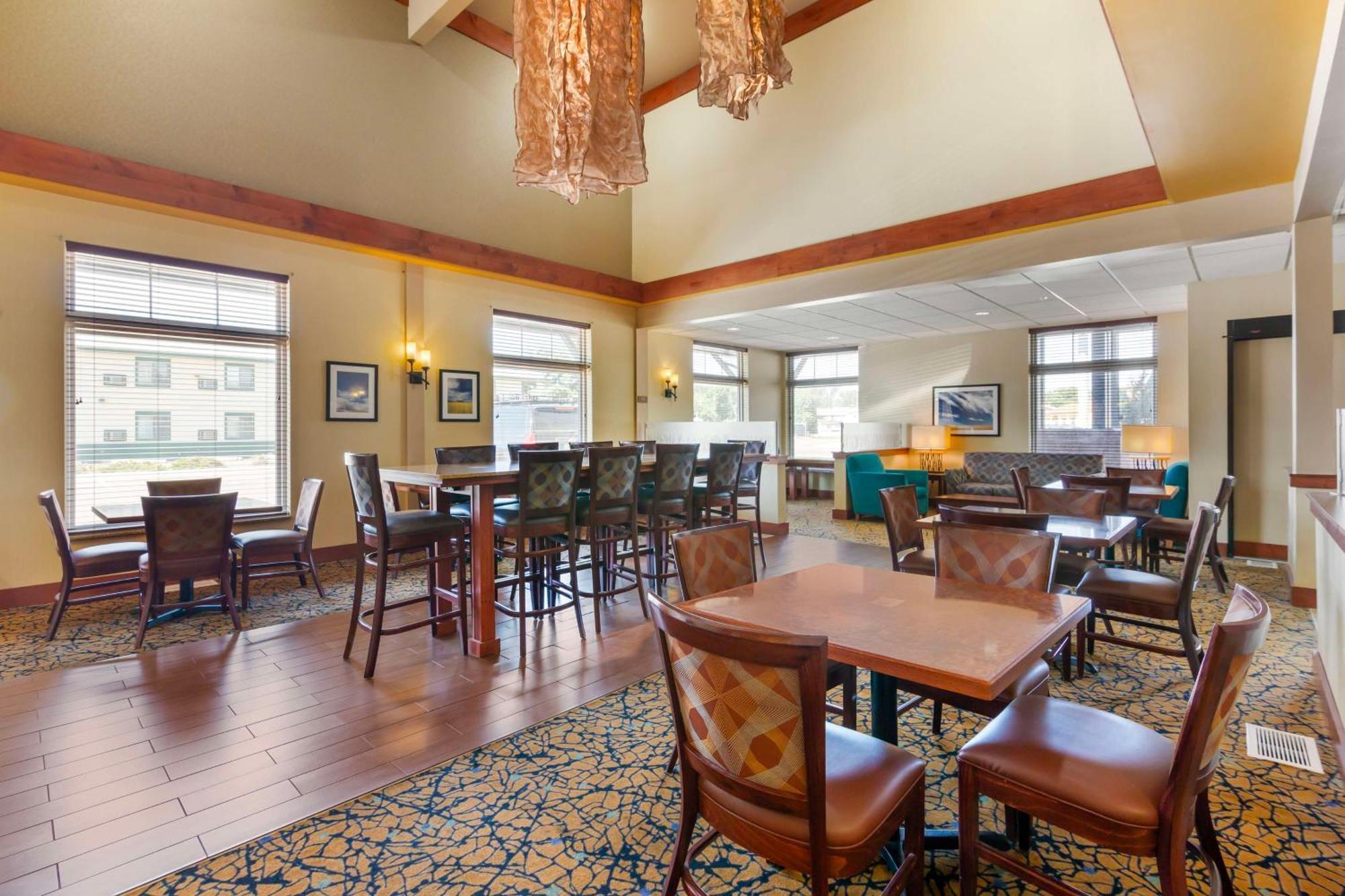 Best Western Golden Prairie Inn And Suites Sidney Eksteriør billede